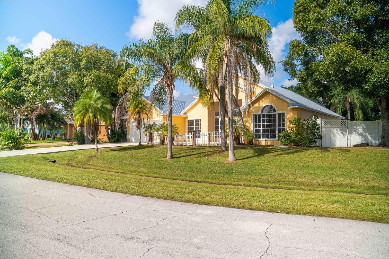 3502 SE Hyde Circle, Port St Lucie, FL 34984 photo 2
