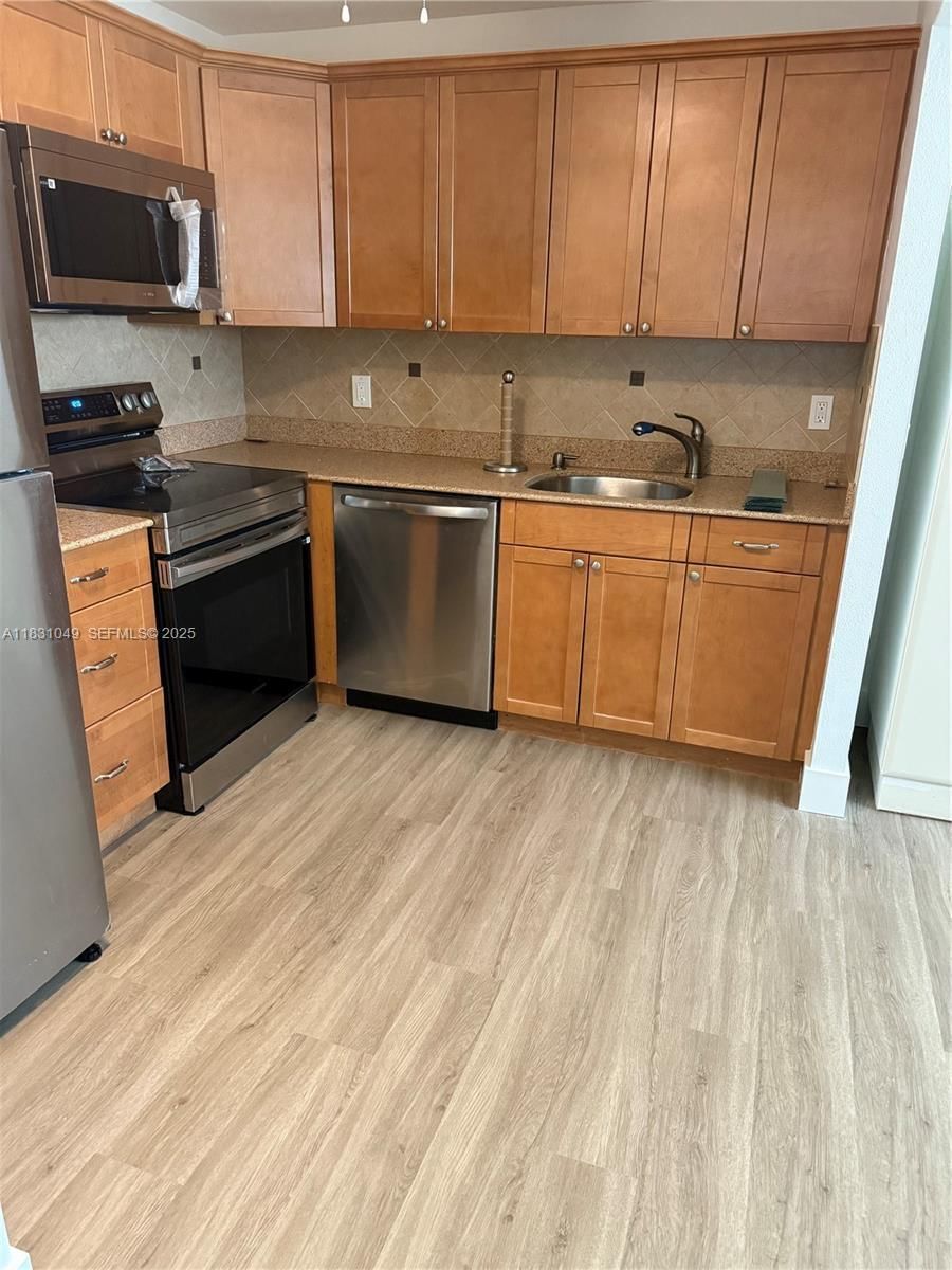 67 Monaco B, Delray Beach, FL 33446 photo 2