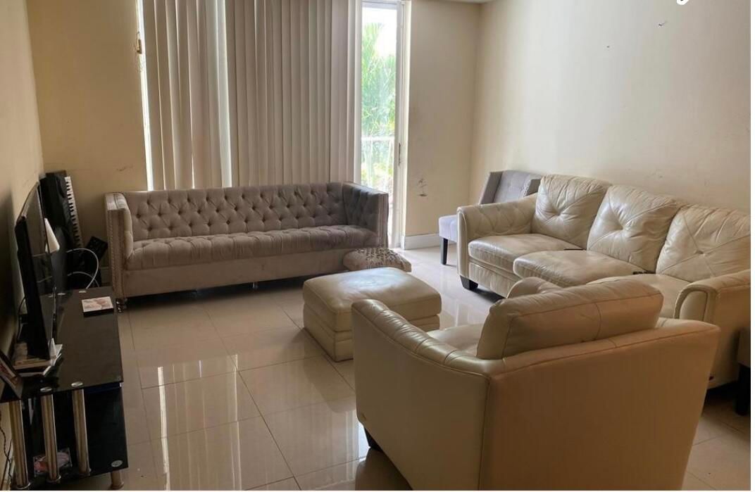 486 NW 165th St Road #B-206, Miami, FL 33169 photo 2