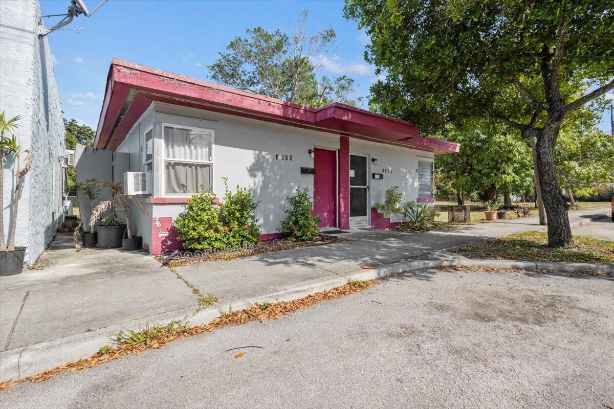 1504 N Sapodilla Avenue N, West Palm Beach, FL 33401 photo 3