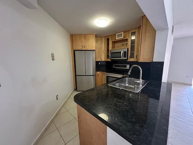 10237 NW 9th St Circle #108-4, Miami, FL 33172 photo 3