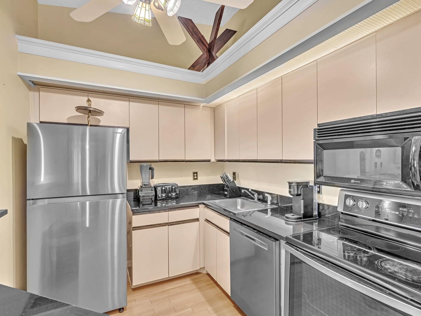 1109 Duncan Circle #202, Palm Beach Gardens, FL 33418 photo 4