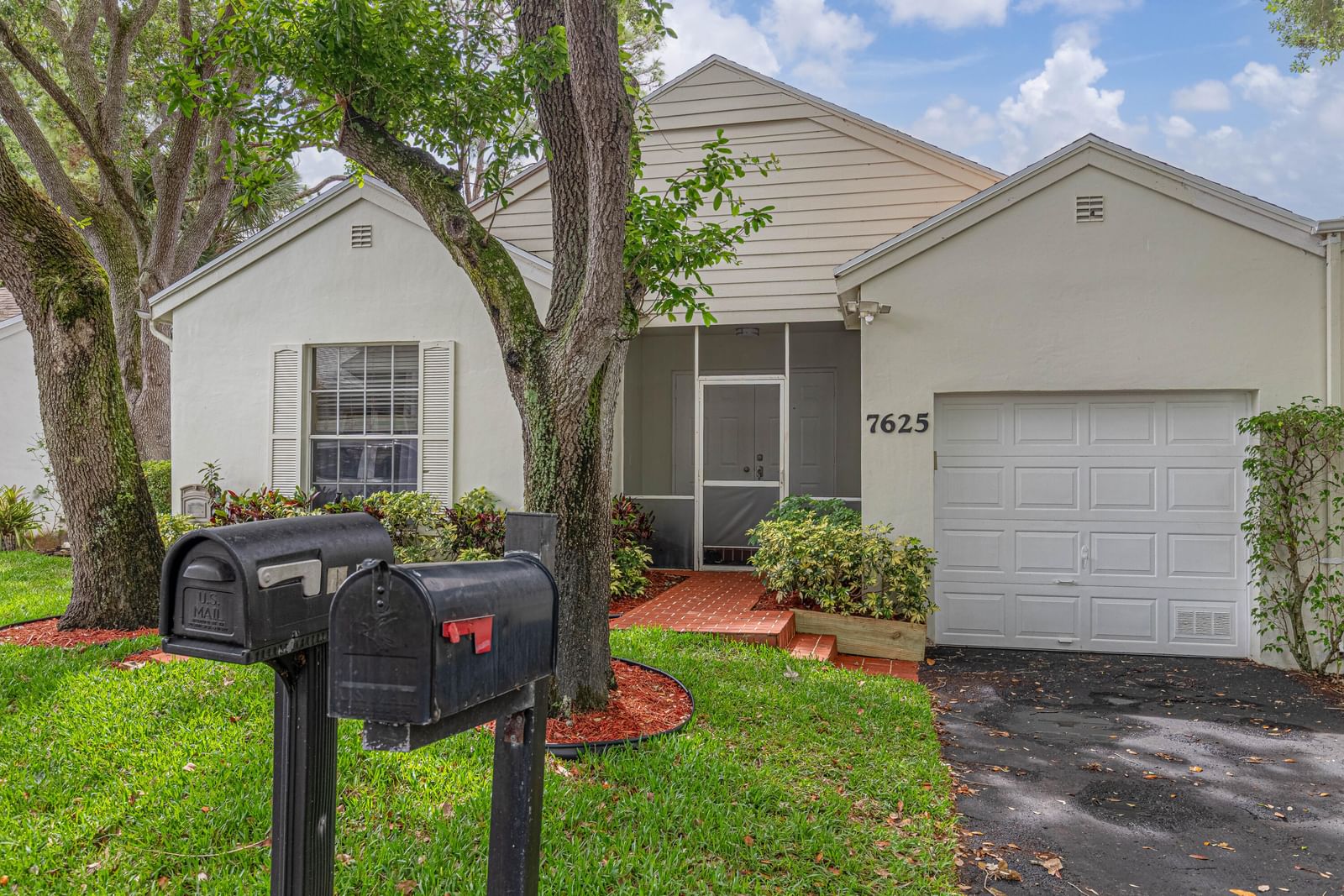 7625 Forest Green Lane, Boynton Beach, FL 33436 photo 2