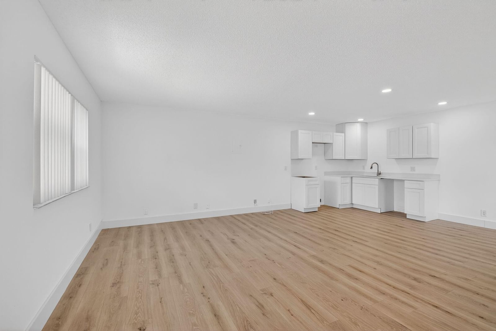 155 Seville G, Delray Beach, FL 33446 photo 2