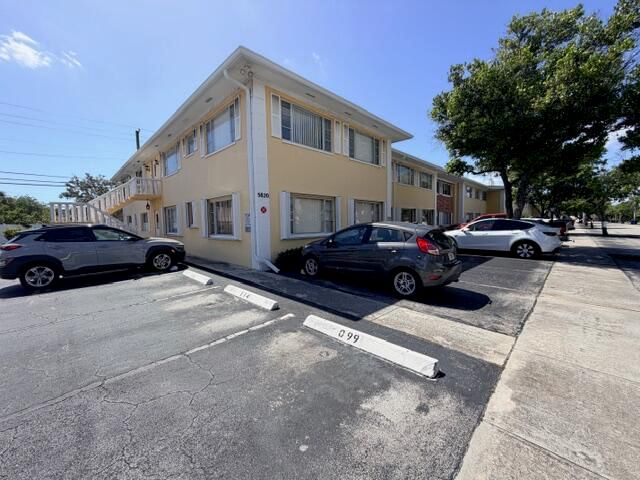 5820 NE 22nd Way #629, Fort Lauderdale, FL 33308 photo 2