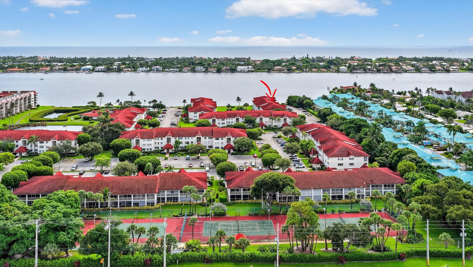 110 Half Moon Circle #D2, Hypoluxo, FL 33462 photo 2