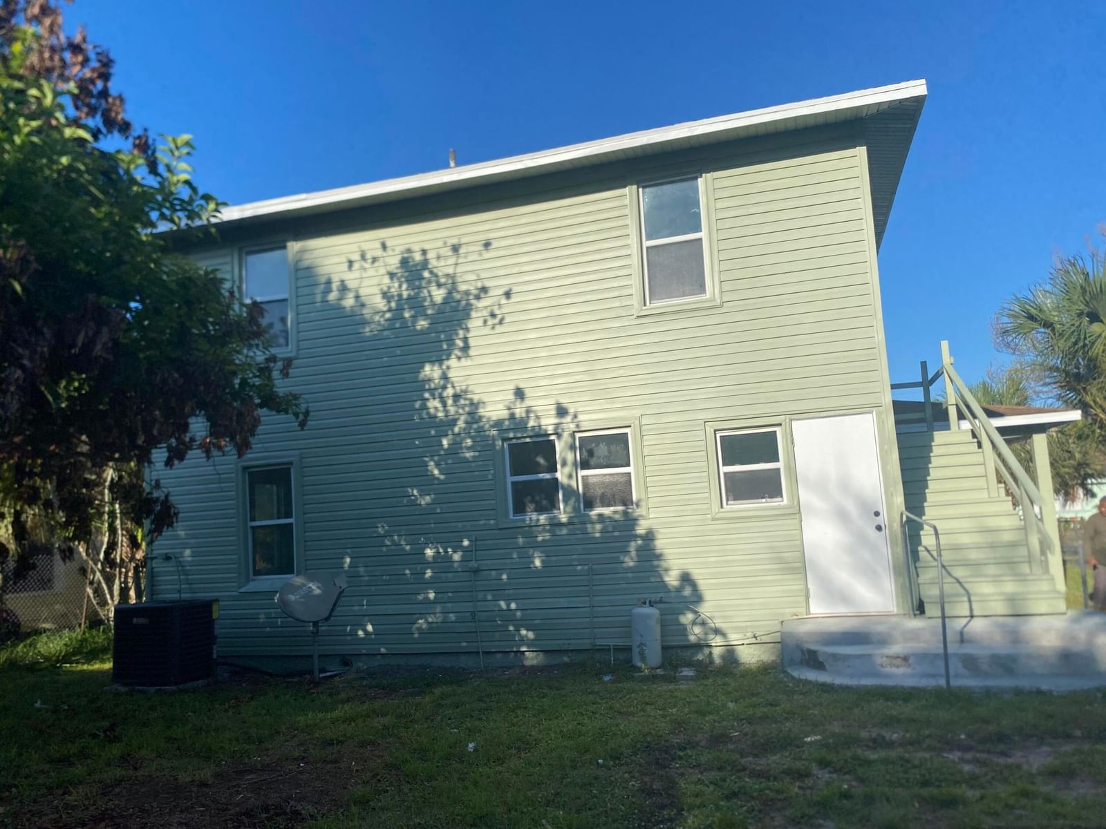 319 N 11th Street, Fort Pierce, FL 34950 photo 2