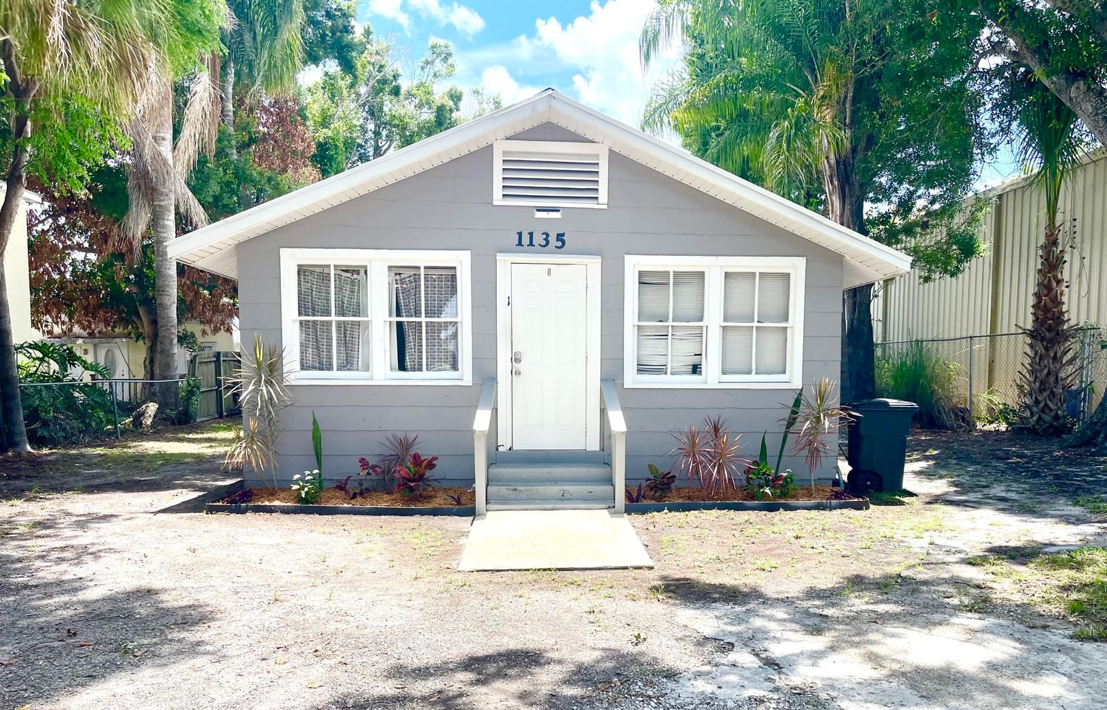 1135 17th Place, Vero Beach, FL 32960 photo 2
