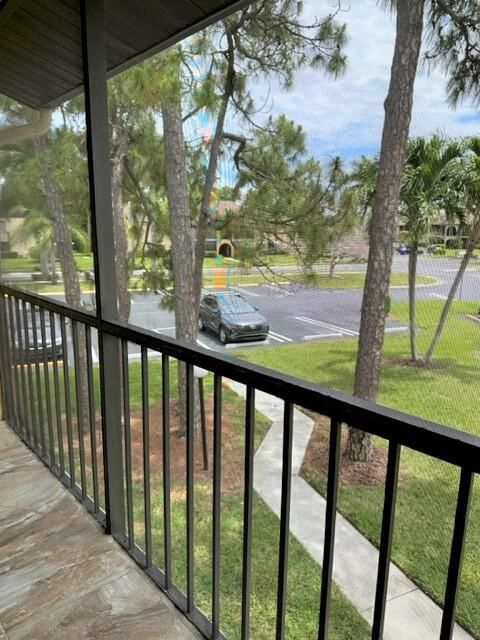 441 Pine Glen Lane #D-2, Greenacres, FL 33463 photo 4
