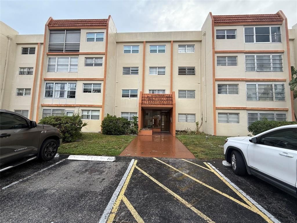 2501 NW 41st Avenue #401, Lauderhill, FL 33313