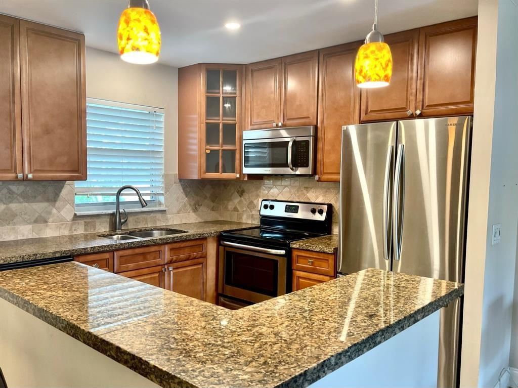 809 W Oakland Park Boulevard #J12, Oakland Park, FL 33311 photo 2