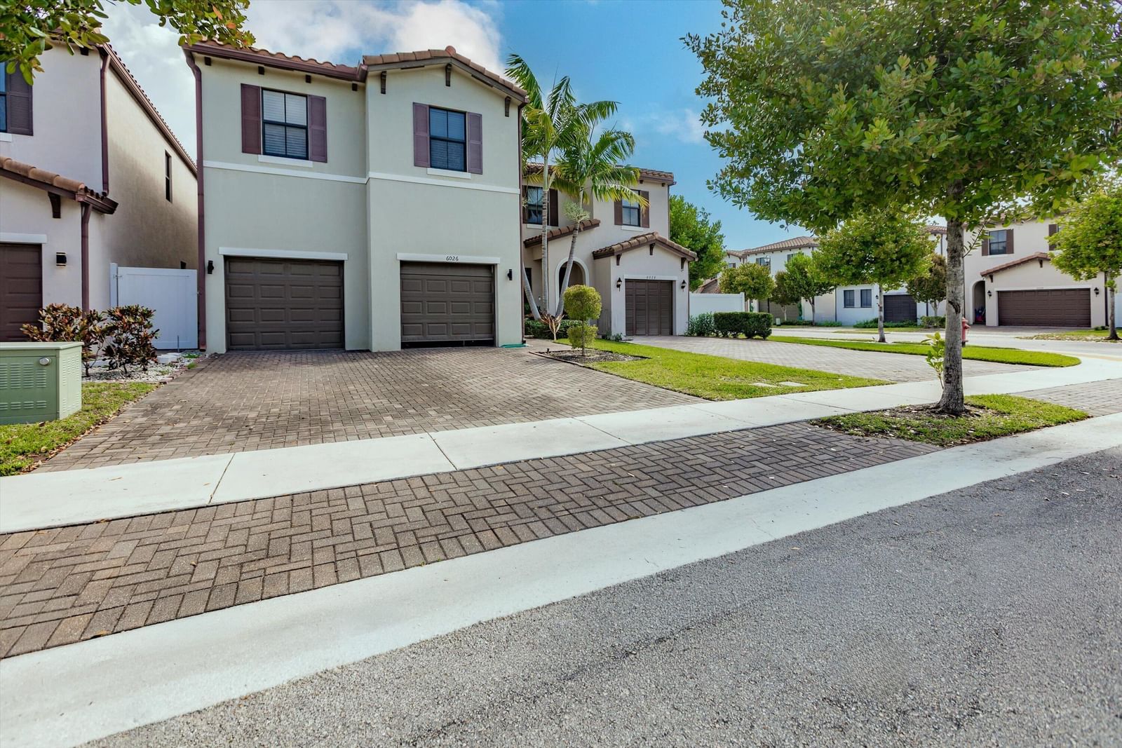 6026 Pine Tree Way #6026, Riviera Beach, FL 33410 photo 2