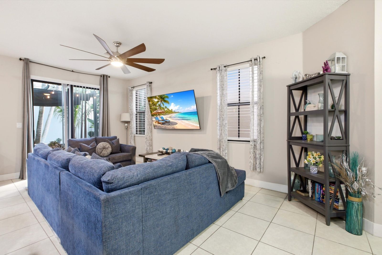 6026 Pine Tree Way #6026, Riviera Beach, FL 33410 photo 4