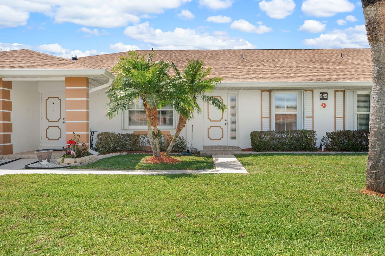 945 Savannas Point Drive #B, Fort Pierce, FL 34982 photo 2