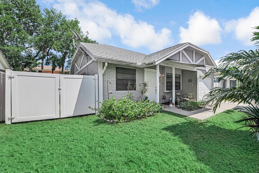 23428 Country Club Drive E, Boca Raton, FL 33428 photo 4