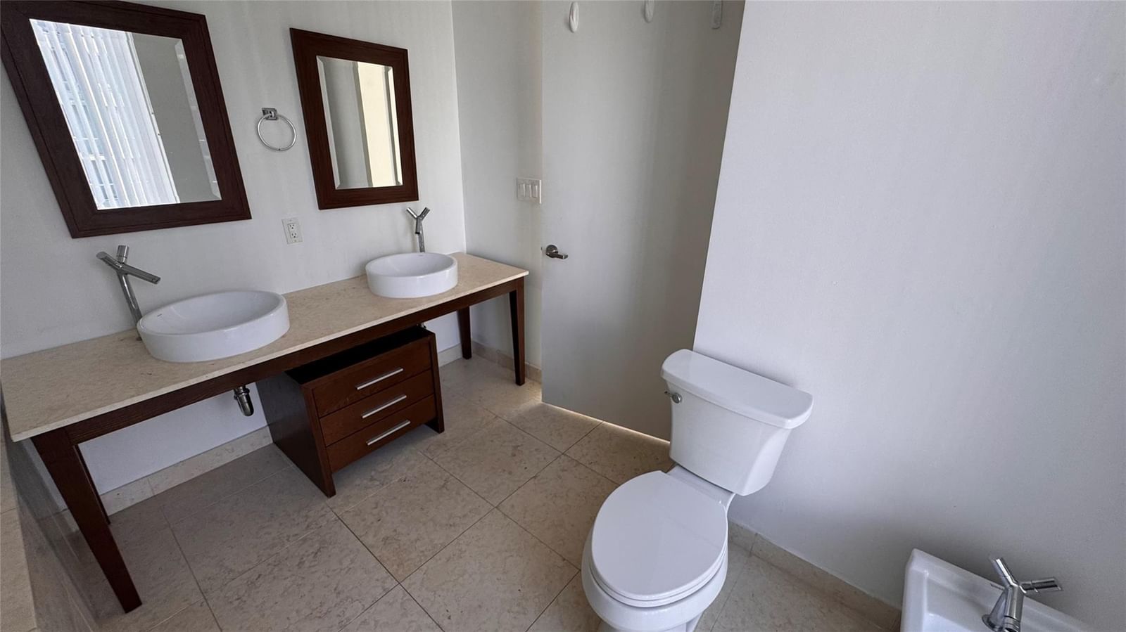 475 Brickell Avenue #4913, Miami, FL 33131 photo 3