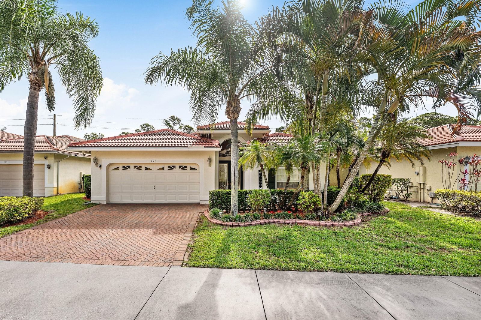 104 Hidden Hollow, Palm Beach Gardens, FL 33418 photo 2