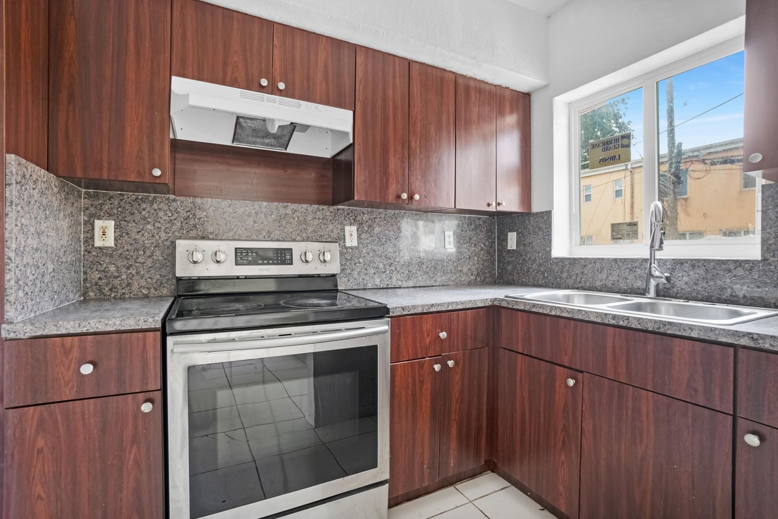 306 NW 84th Terrace #306, Miami, FL 33150 photo 2