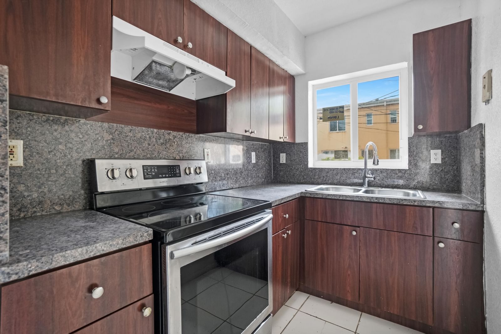 306 NW 84th Terrace #306, Miami, FL 33150 photo 5