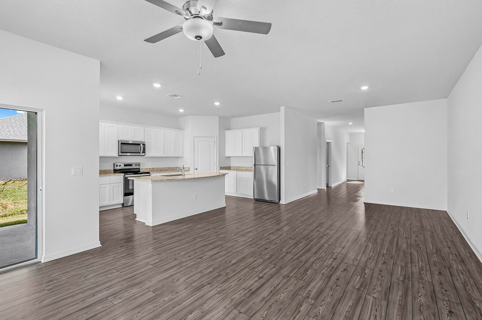 8585 101st Avenue, Vero Beach, FL 32967 photo 4