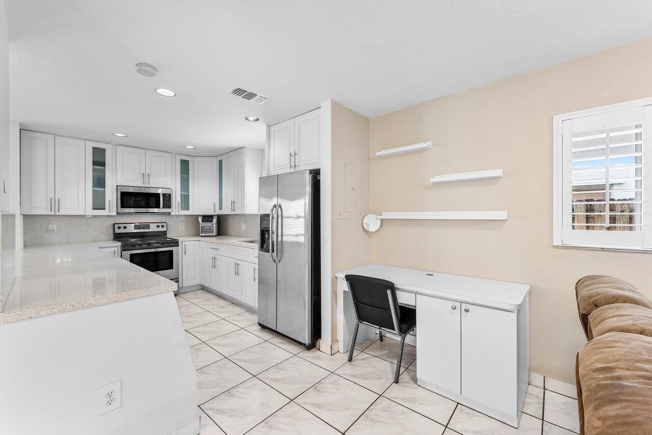 331 NW 101st Terrace, Pembroke Pines, FL 33026 photo 5