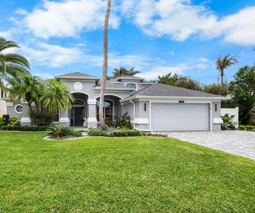 2981 NW Windemere Drive, Jensen Beach, FL 34957 photo 2