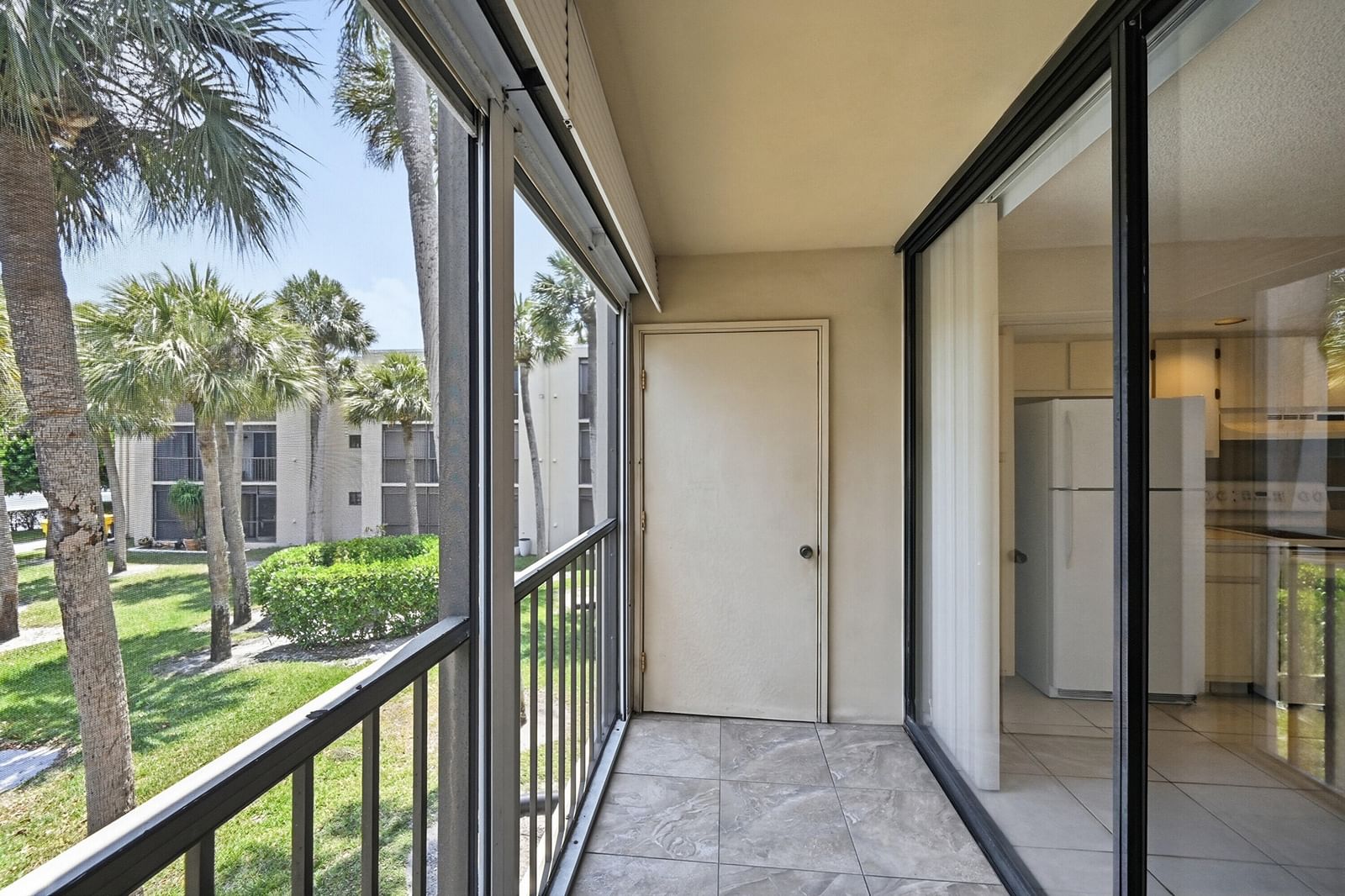5370 Las Verdes Circle #219, Delray Beach, FL 33484 photo 2
