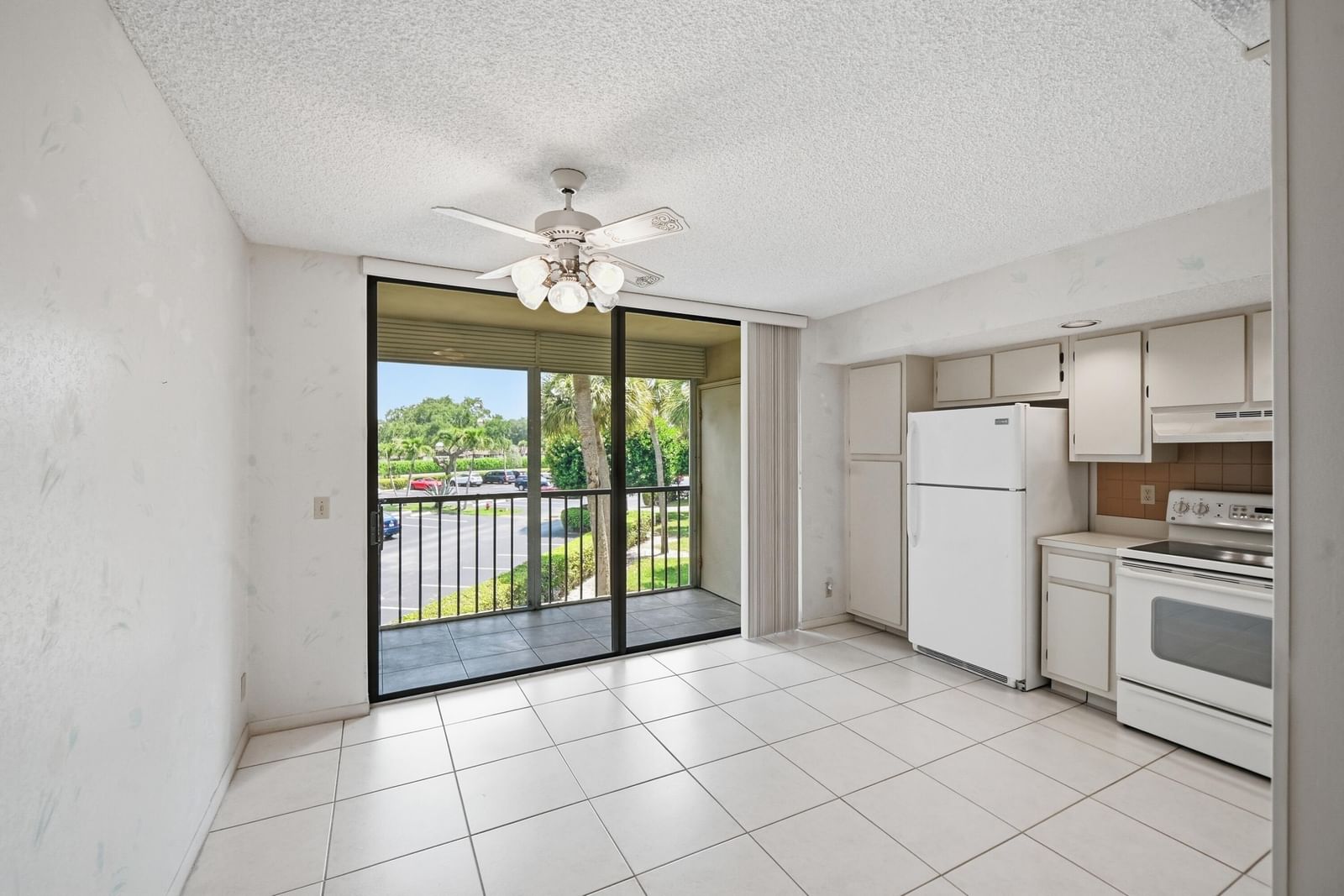 5370 Las Verdes Circle #219, Delray Beach, FL 33484 photo 5