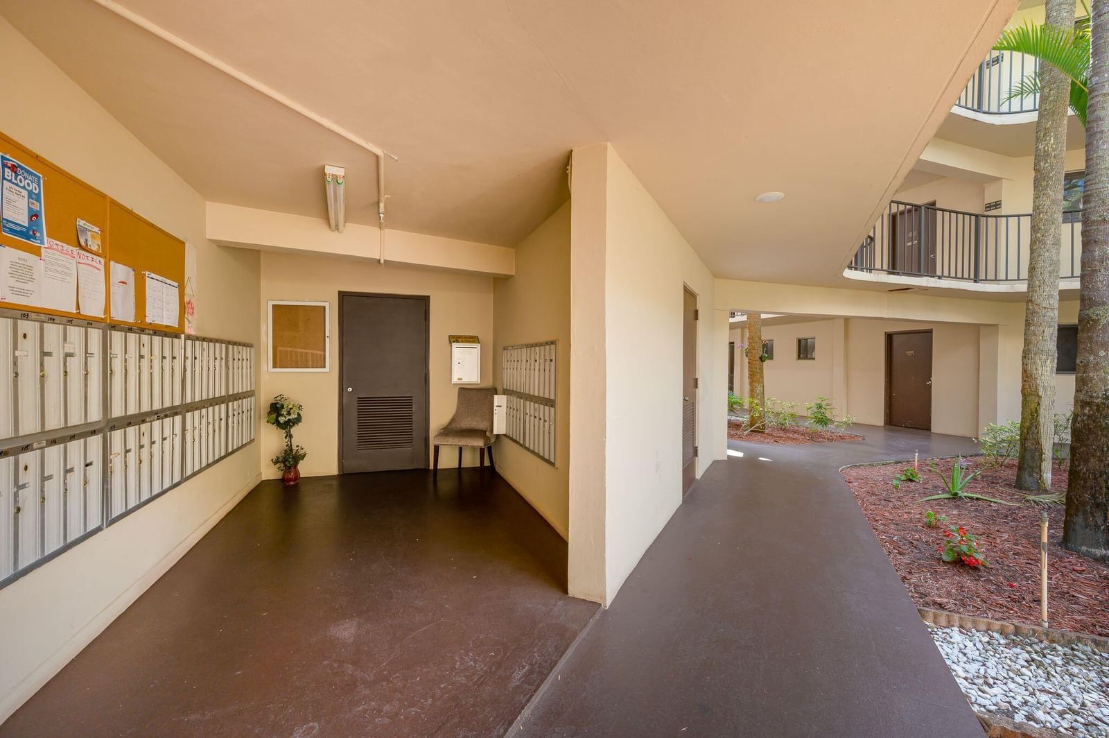 5220 Las Verdes Circle #108, Delray Beach, FL 33484 photo 3