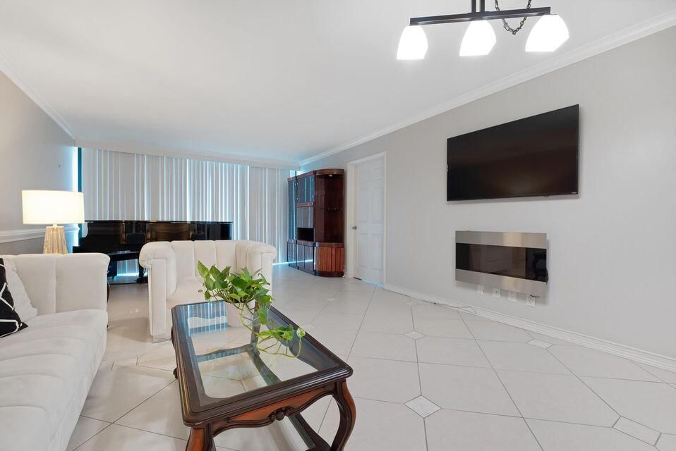 2400 Presidential Way #1206, West Palm Beach, FL 33401 photo 2
