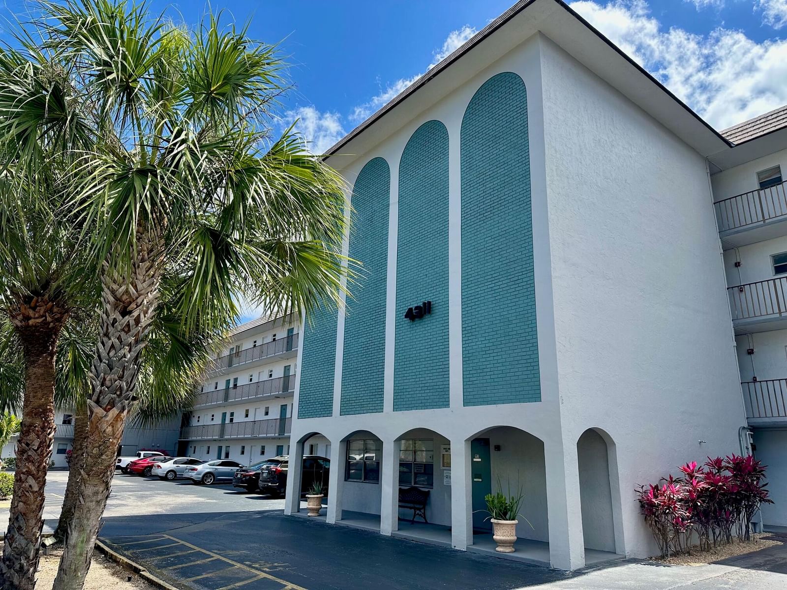 4311 Crystal Lake Drive #407, Deerfield Beach, FL 33064 photo 2