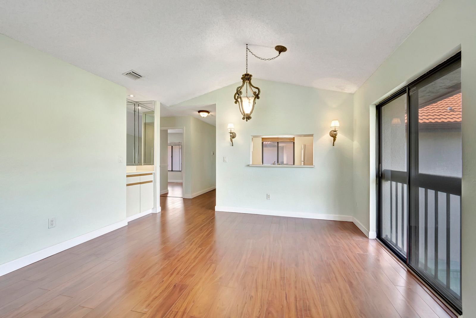 351 Club Circle #207, Boca Raton, FL 33487 photo 4