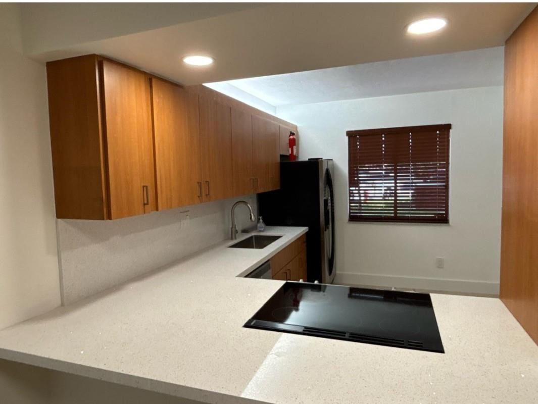 235 Lakeview Drive #104, Weston, FL 33326 photo 3