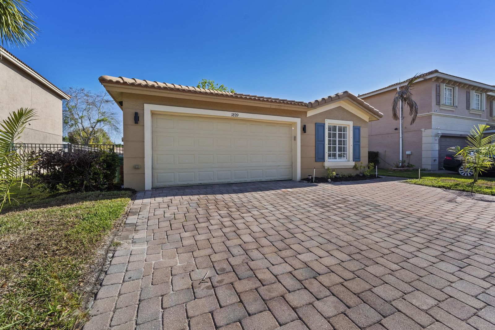 1899 Newport Isles Boulevard, Port St Lucie, FL 34953 photo 2