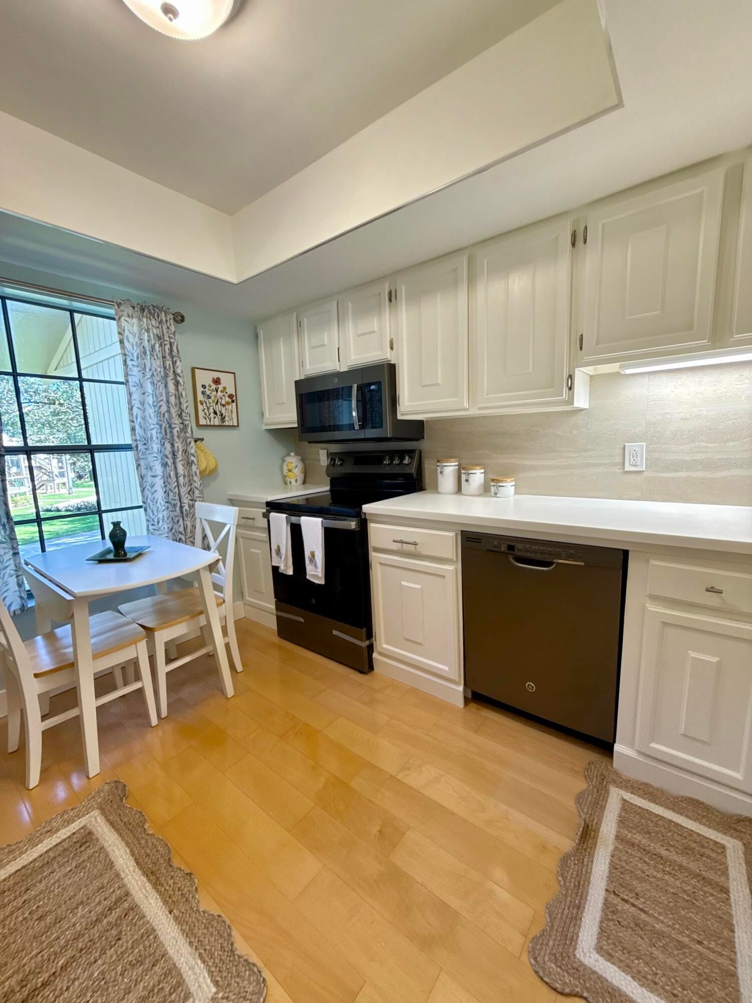 18390 SE Wood Haven Lane #E, Jupiter, FL 33469 photo 2