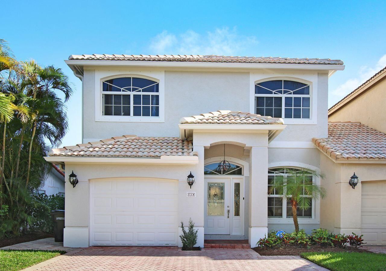 218 Pine Avenue, Lauderdale By The Sea, FL 33308 photo 2