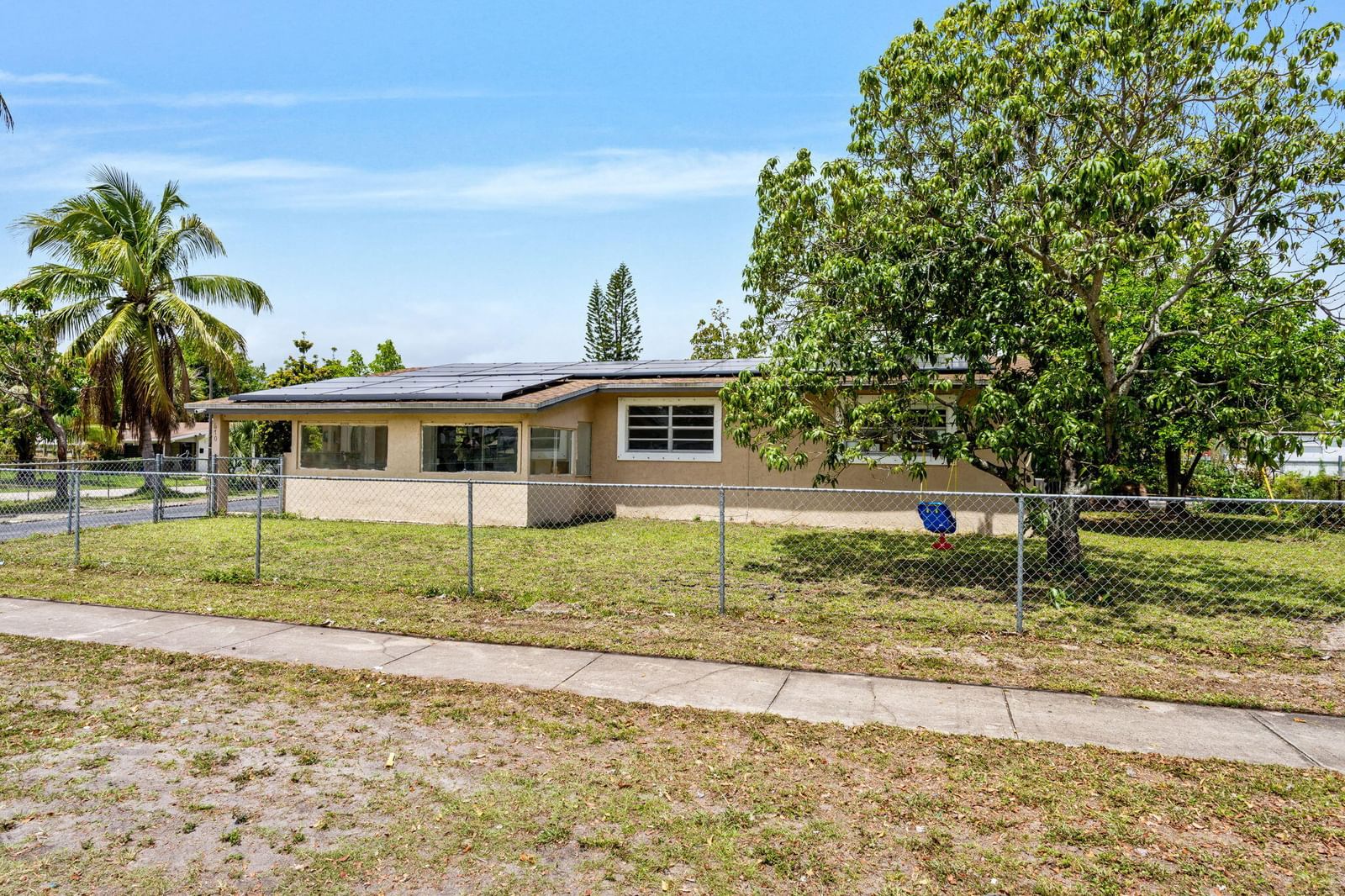 670 SW 29th Avenue, Fort Lauderdale, FL 33312 photo 2