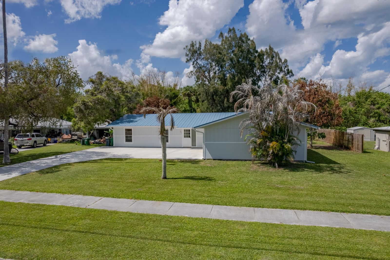 320 Chamberlain Boulevard, Fort Pierce, FL 34946 photo 3