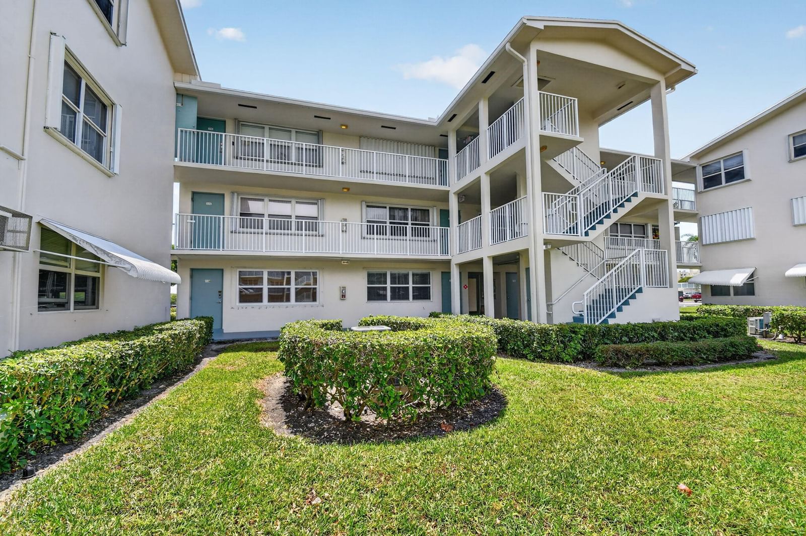 370 Horizon Street E #107, Boynton Beach, FL 33435 photo 2