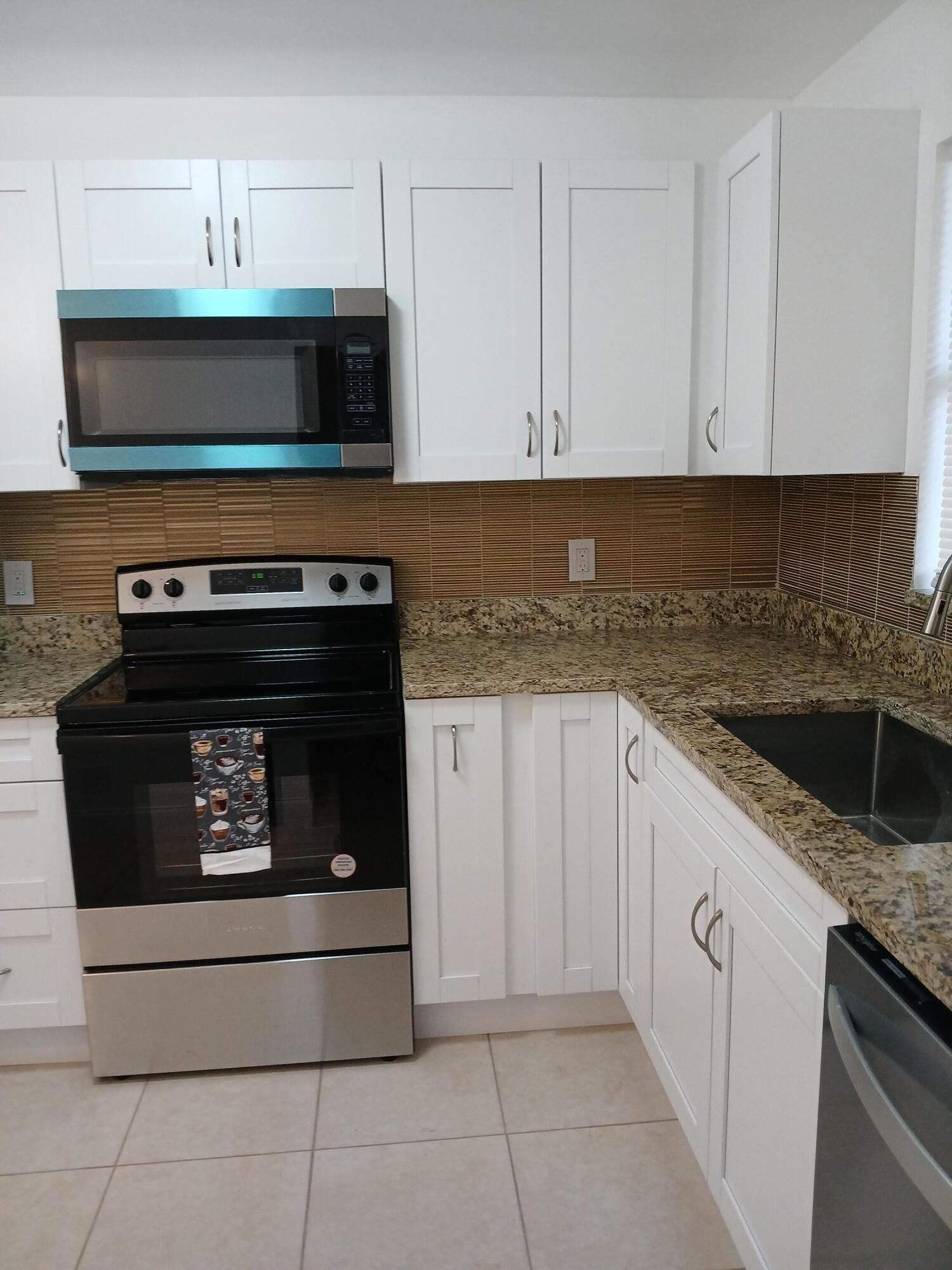 4760 Lucerne Lakes Boulevard W #405, Lake Worth, FL 33467 photo 4