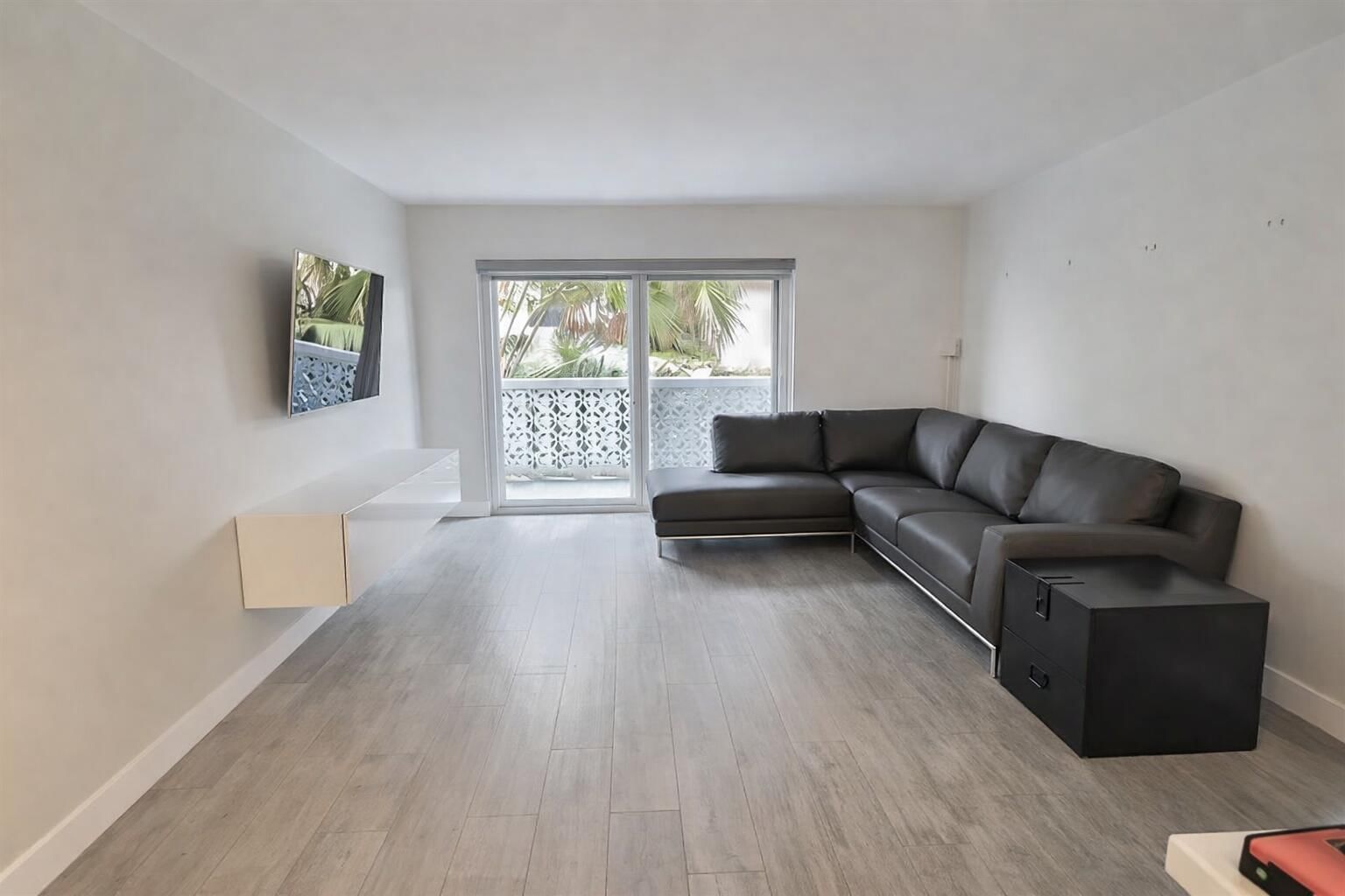 3220 Bayview Drive #211, Fort Lauderdale, FL 33306 photo 4