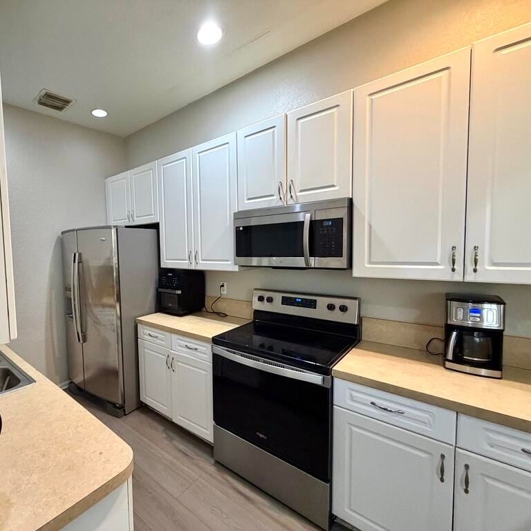 2403 NW 7th Street, Boynton Beach, FL 33426 photo 4