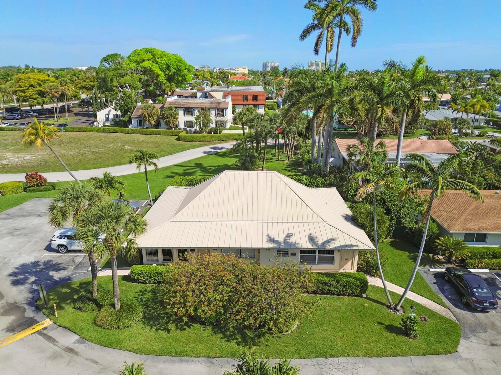 631 Snug Harbor Drive #S1, Boynton Beach, FL 33435 photo 2