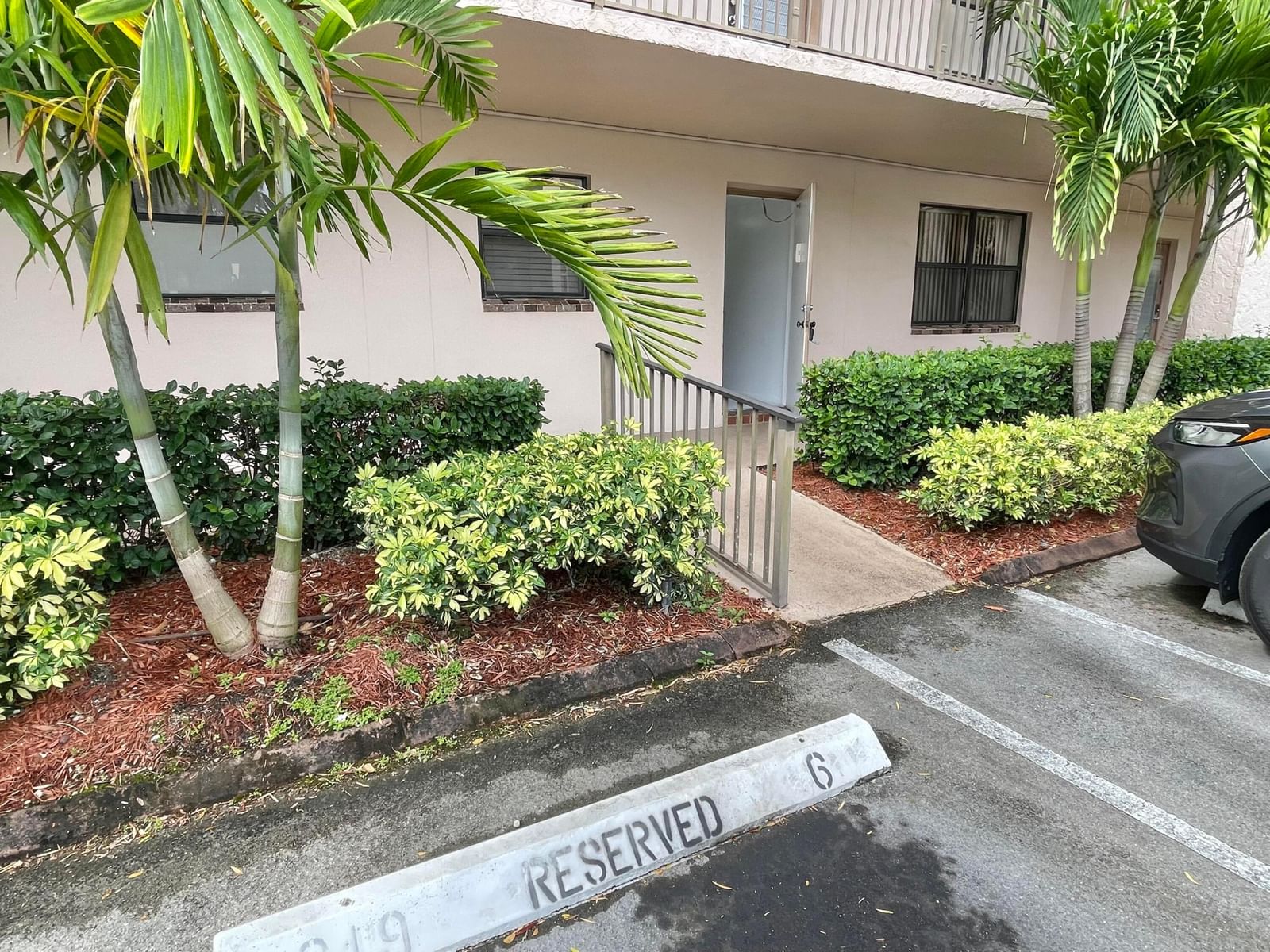 10442 Sunrise Lakes Boulevard #104, Sunrise, FL 33322 photo 5