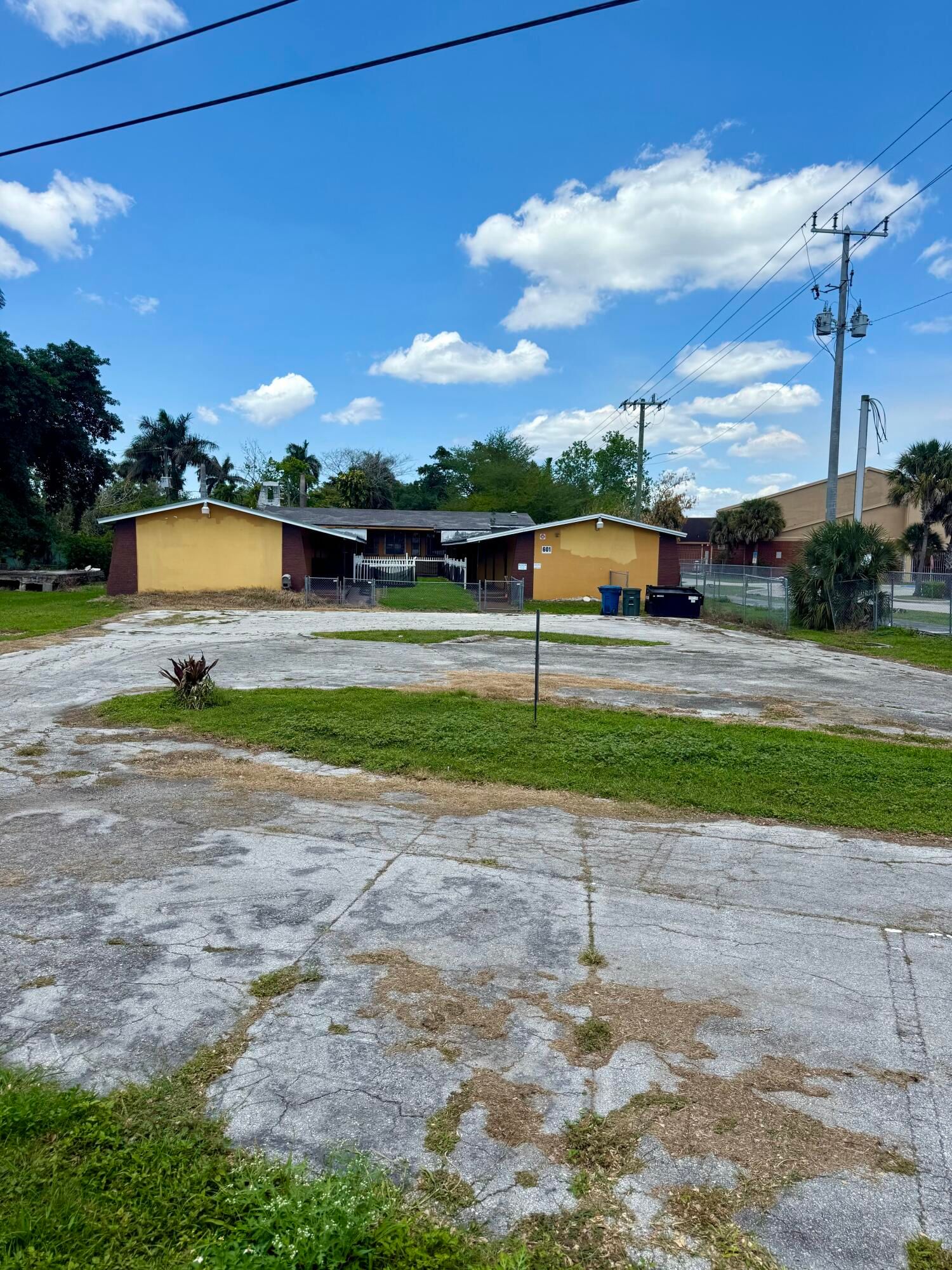 601 W Canal St Street N, Belle Glade, FL 33430 photo 2