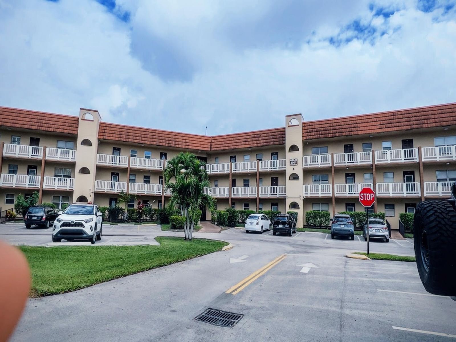 8901 Sunrise Lakes Boulevard #307, Sunrise, FL 33322 photo 2