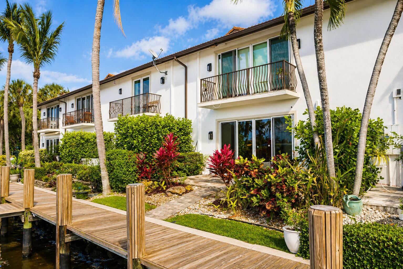 1365 SE 3rd Avenue, Pompano Beach, FL 33060 photo 2