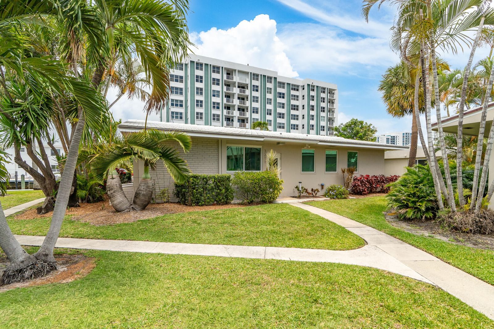 3211 SE 11th Street #3e, Pompano Beach, FL 33062 photo 3