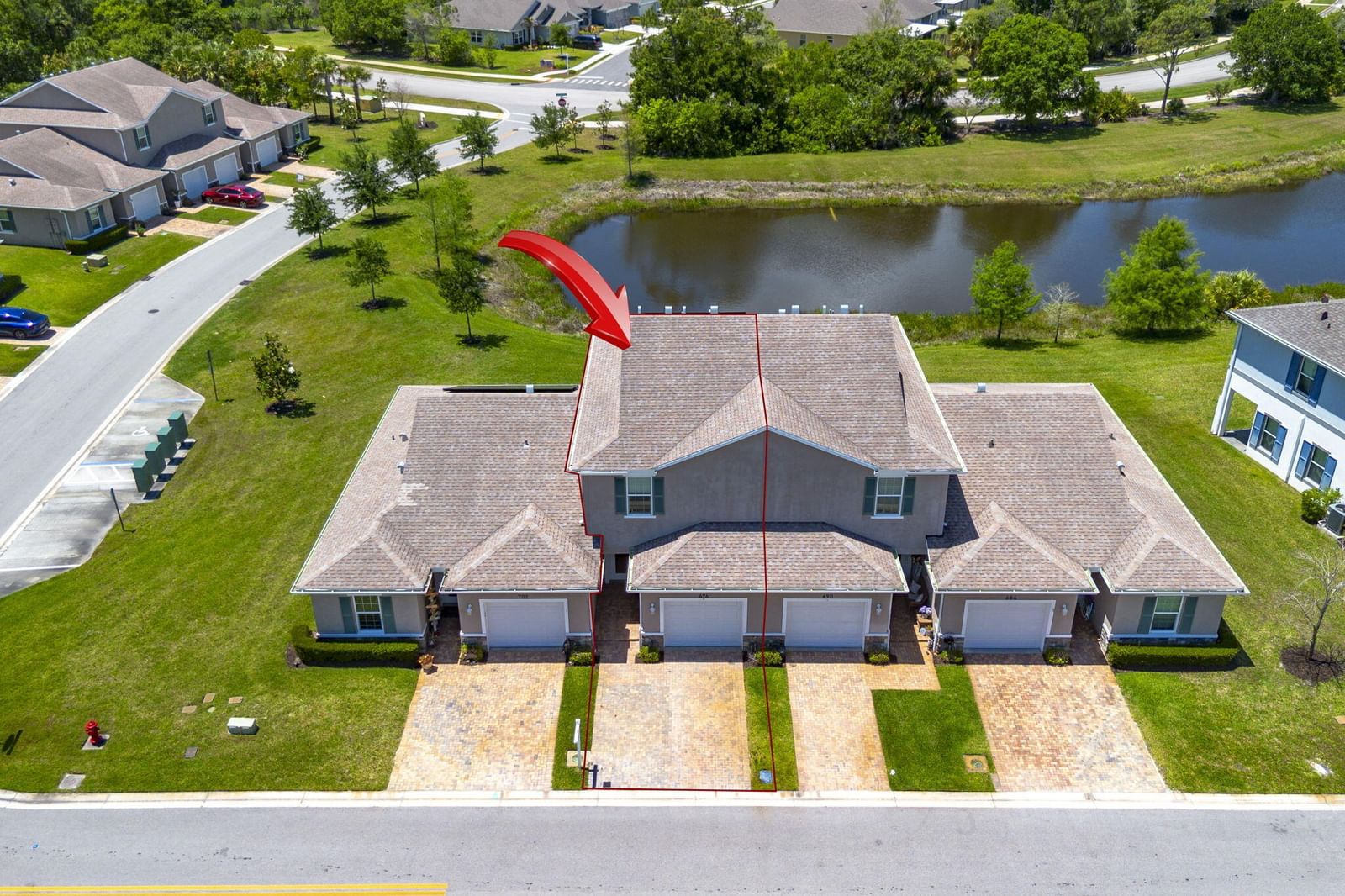 696 NE Waters Edge Lane, Port St Lucie, FL 34983 photo 2