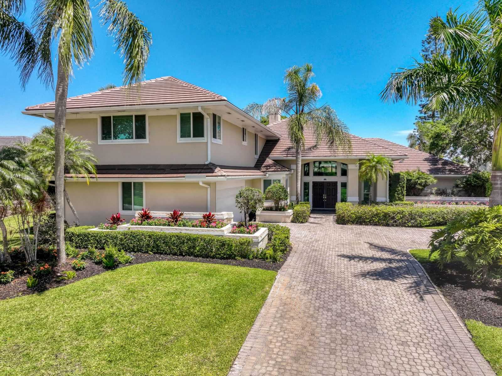 185 Thornton Drive, Palm Beach Gardens, FL 33418 photo 2